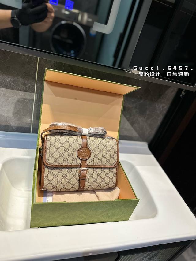 礼盒包装 神仙款gucci 23新款 古驰老花斜挎包 Ins博主同款，夏天来了，非常适合，也是很能装些东西的呀 尺寸：25Cm - 点击图像关闭