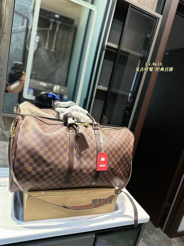 超酷中lv Keepall老花旅行袋 Lvkeepall 出差旅行最常用的一只包 这是超酷的一只包 可以做健身包，也可做旅行袋 容量超级感人非常的实用 出差三四 - 点击图像关闭