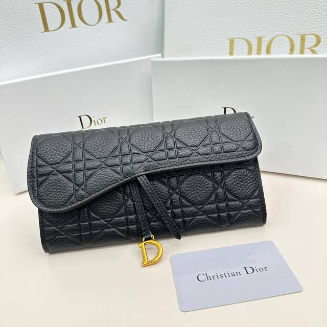 Dior 5231颜色 黑色 尺寸：19*10.5*3.5 Dior专柜最新款火爆登场！采用进口小牛皮，绝美绣线，做工精致，媲美专柜！ - 点击图像关闭