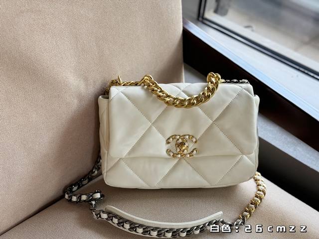 配盒 Size：20*15Cm 26×16Cm 30*20Cm 小香家 19Bag 又甜又少女的很难抗拒！！！ 性价比做到最优 皮料再次升级 质感高级 - 点击图像关闭