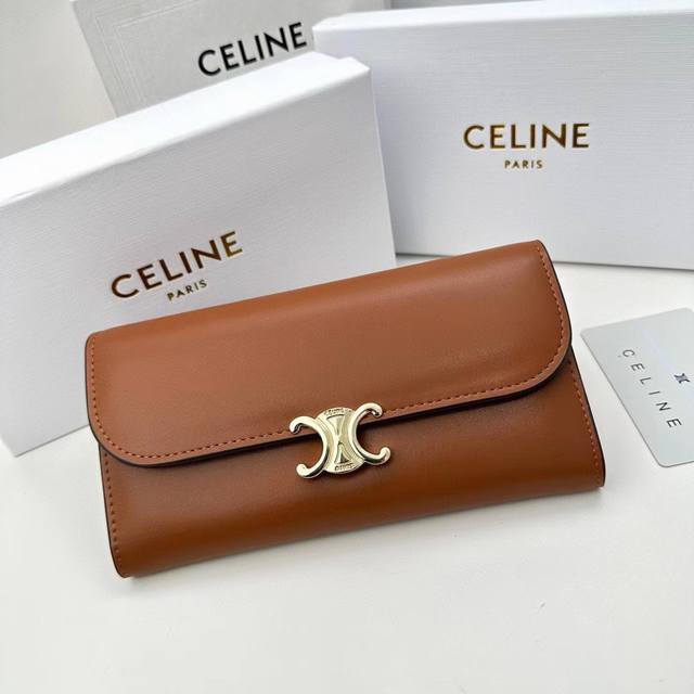 Celine A04颜色 黑色 棕色 粉红尺寸 19*10.5*3.5Celine 专柜同步，专柜品质顶级进口牛皮 海外订制钥匙扣五金 做工油边精湛 - 点击图像关闭