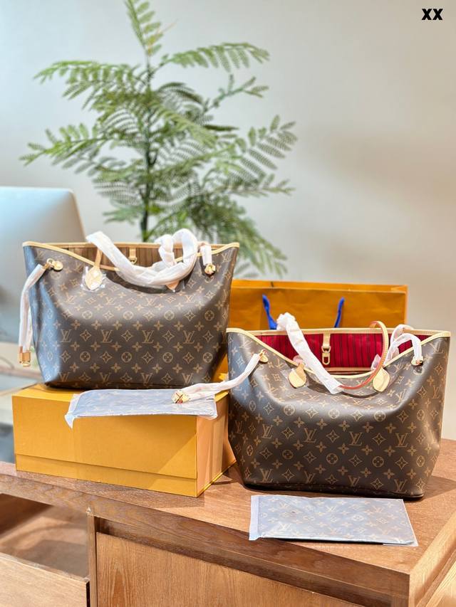 变色皮 Lv Neverfull 中号购物袋！入门级的款式哦！绝对的终身款！此物经典不言而喻！街拍和实用都是非常nb的选择！大家拿到后可以感受下，皮质颗粒之间空 - 点击图像关闭