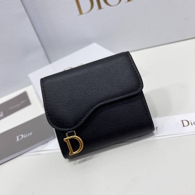 Dior 2380颜色 黑 蓝尺寸 11*10*2 Dior专柜新款火爆登场！采用头层牛皮，做工精致， 媲美专柜！多功能小卡包，超级实用！ - 点击图像关闭