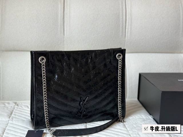 Tote通勤包ysl Niki 这只ysl Niki Shopping Bag有中号 33Cmx27Cmx11.5Cm 完美的可以装下包口有吸铁石封口，地铁_上