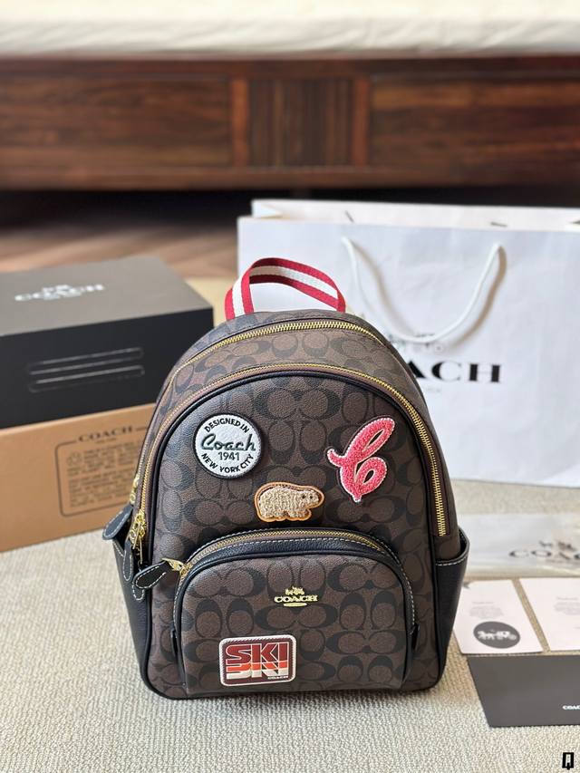 Coach X Peanuts 联名款 Coach 最难买的老花男士双肩包！ 出行你需要一个大背包！ Coach West Backpack 男款大双肩包 这款