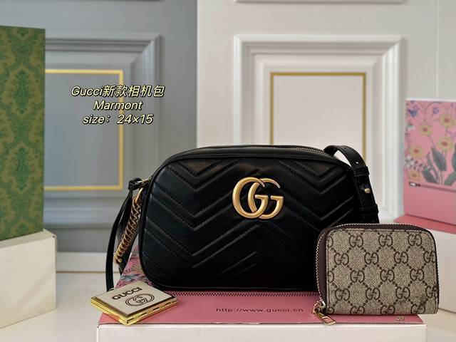 大号 折叠盒飞机盒 Size：24×15 Gucci 古驰新款marmont 相机包 采用波浪纹绗缝皮革，细腻柔软！ 包内配零钱包镜子 复古金属配件，超实用 利