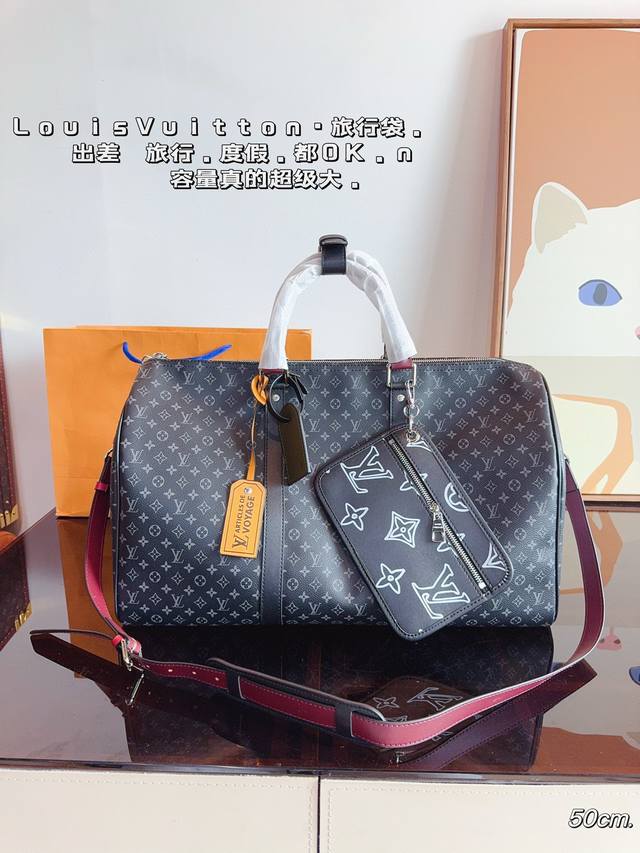 Lv 路易威登 春夏限量新款keepall 旅行包 一只帅气能装的旅行袋 时尚爆发款火热来袭 经典设计大气可观男女通用款 包包采用原版皮质 超级厚实 耐磨 耐用