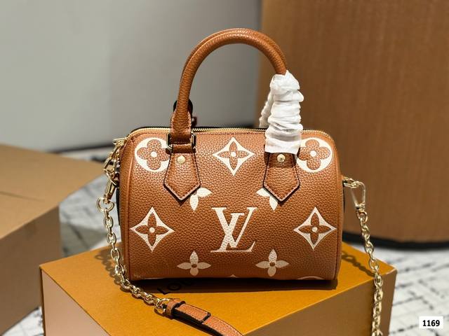 Lv Speedy 20Cm枕头包 无论版型 内里和专柜毫无差别 真正原版复刻 内里可拆卸 火遍全球的爆款机场大包 机车女神包 明星同款 贵气而充满活力的品牌设