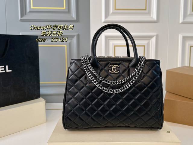 配盒 Size：33×24 Chanel香奈儿新款31Bag中古链条包 可手提 腋下 单肩 一包多用 容量超大，上身自带气场～ 无论是日常还是上班通勤都可