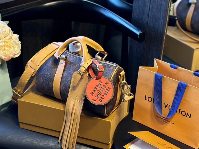 顶级原单 折叠礼盒 Lv Keepall25 西部牛仔系列 路易威登 Keepall 25 蓝色老花有辨识度又低调 City的行李牌整个包包有不单调 尼龙宽肩带