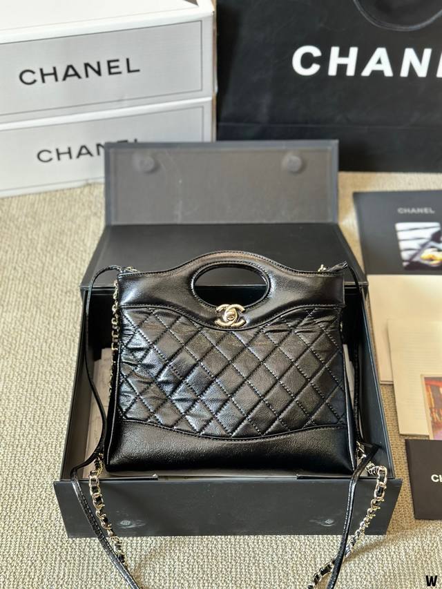 顶级原单牛皮 Chanel 23A 值得入手的 31Bag Mini Chanel 又又又复刻了 新款 31Bag 出了 Mini Size 这谁顶得住！小香真