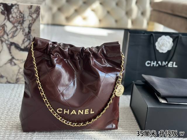 配盒 升级版 Size：30*35Cm 太好搭配了呜呜呜 Chanel 22Bag 更酷哦！ 油蜡皮很耐造 高级感拉满 搜索 小香家 垃圾袋