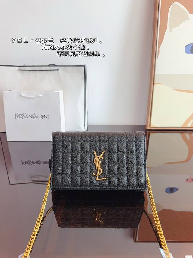 配礼盒. Ysl 圣罗兰 信封链条包 专柜新品 明星款 据说上市不到一个月被抢空 超多博主推荐 保留了ysl一贯的摇滚精神 走的都市随性风 值得打call 要不