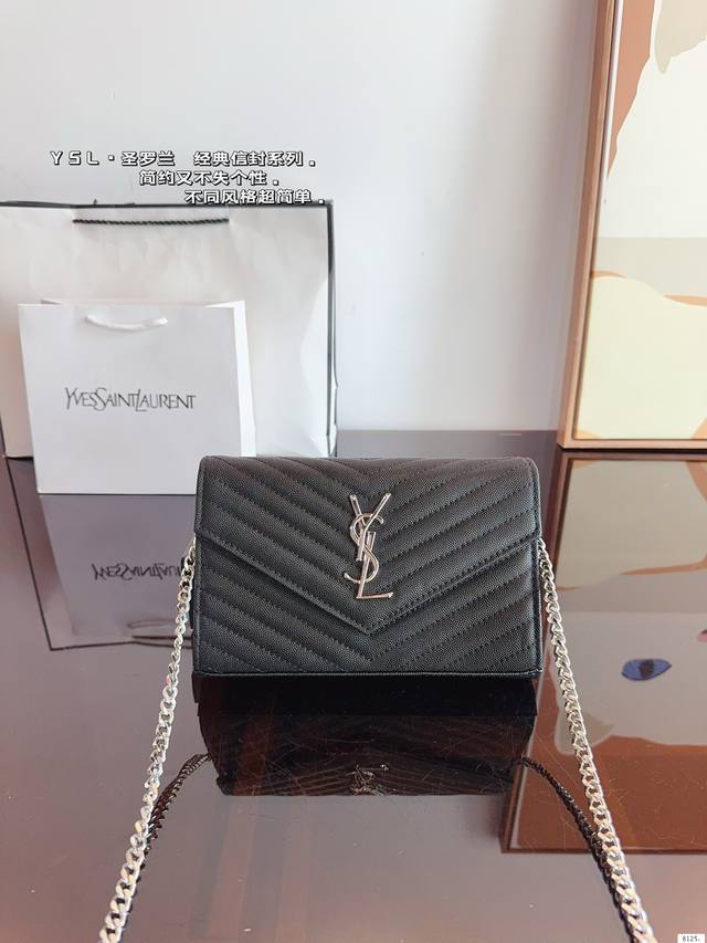 银扣.配礼盒. Ysl 圣罗兰 信封链条包 专柜新品 明星款 据说上市不到一个月被抢空 超多博主推荐 保留了ysl一贯的摇滚精神 走的都市随性风 值得打call