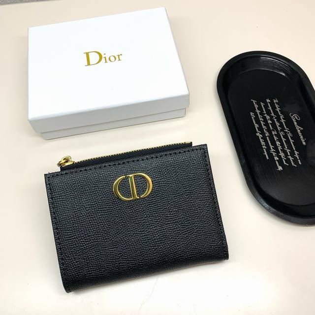 Dior 3862颜色 黑色 尺寸：11.5*9*2 Dior 专柜最新款火爆登场！采用进口小牛皮，做工精致， 媲美专柜！多功能小钱包，超级实用！