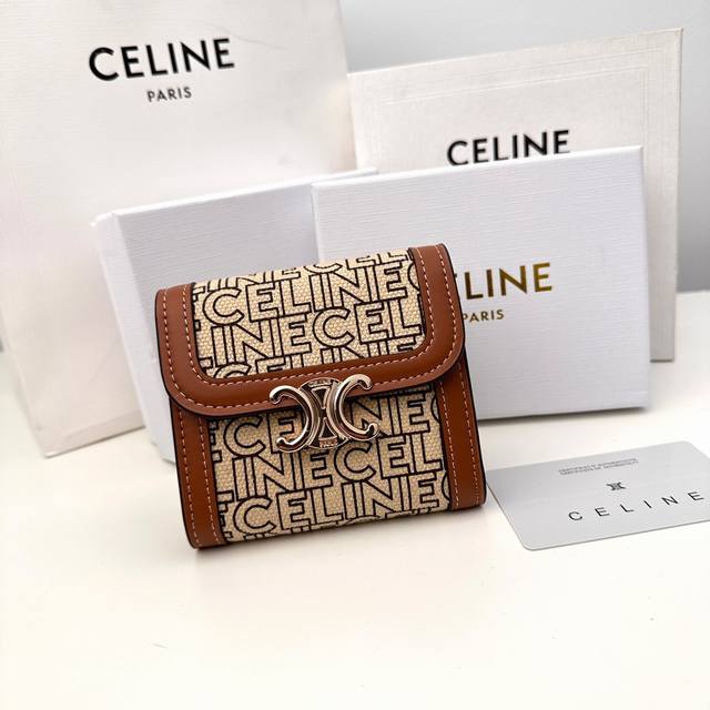 Celine 16336颜色 米白印花 11*10*5说明: Celine短式钱包非常炫美的一个系列，专柜同步，采用头层牛皮，精致时尚！