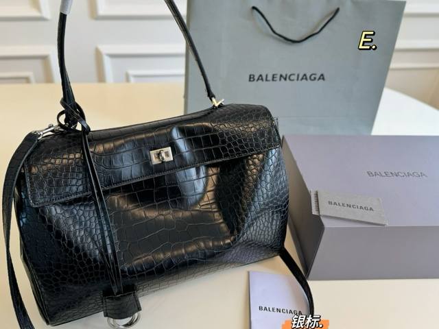 折叠盒 Size：35×27 Balenciaga 巴黎世家新款rodeo托特翻盖斜挎包 防鳄鱼压纹 纹路清晰质感超好 配长肩带 斜挎可手提 ～ 内里隔层设计，