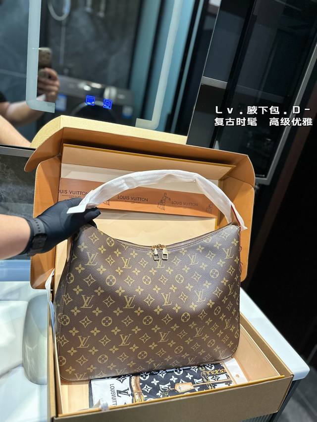 礼盒包装 Lv Slouchy Mm手袋经典延续复古潮流我 如果你正在寻找一款既时尚又实用的手袋，那lvslouchy Mm绝对不会让你失望！和 Lv Sac