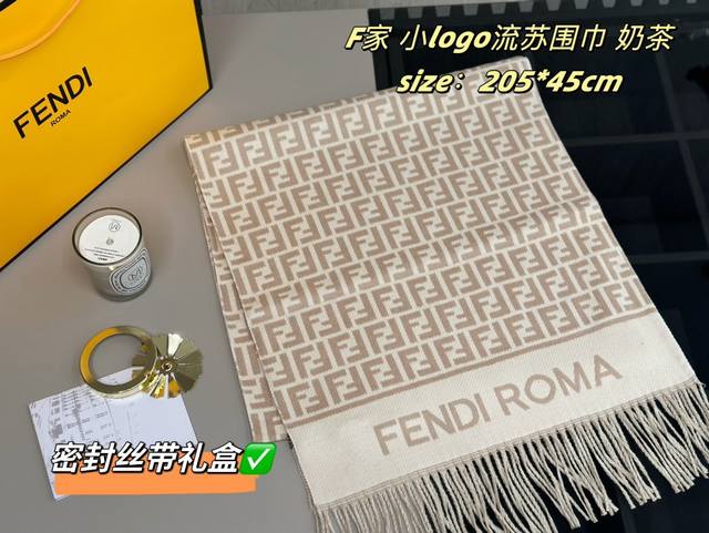 全部配丝带密封礼盒 巨柔软fendi字母羊毛绒围巾~ 芬迪最新款羊毛绒字母流苏围巾这个配色温柔的呀. 老花的设计风格搭配技巧， 配上温柔又清新甜美风格，非常适合