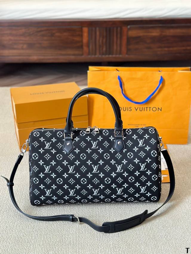 Lv Keepall Bandouliere 40旅行袋 超酷中lv Keepall老花旅行袋 Lvkeepall 出差旅行最常用的一只包 这是超酷的一只包 可