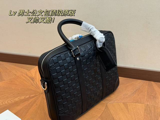 顶级原版 Size：42.32Cm Lv Sac Plat原版 新品男士公文包！