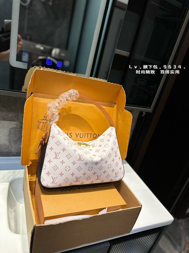 Lv Slouchy Mm手袋经典延续复古潮流 我 如果你正在寻找一款既时尚又实用的手袋，那么lvslouchy Mm绝对不会让你失望！和 Lv Sac Spo