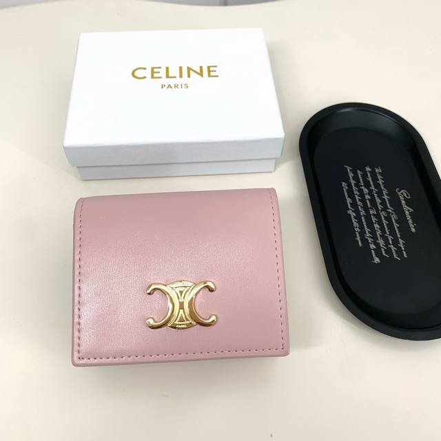 Celine 3867颜色老花 黑色 奶昔粉 大象灰 棕色尺寸：10.5*9*4Celine 专柜最新款出货！采用头层牛皮，精致时尚！