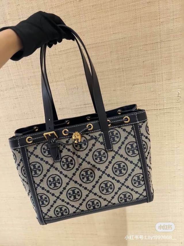 原版布 折叠礼盒包装 Tb老花tote 通勤当妈妈包非常适合， Tory Burch Monogram Tote Bag Tb老花托特包 通勤优先、抽绳款宽松或