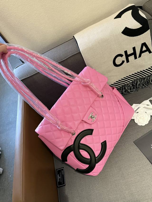 香奈儿 Chanel 中古康鹏tote包 大标logo 手感超级好 原版五金 超级大牌 以华丽高贵的外形成为当下最炙手可热之作人手必备，明星热捧，精匠之作。尺寸