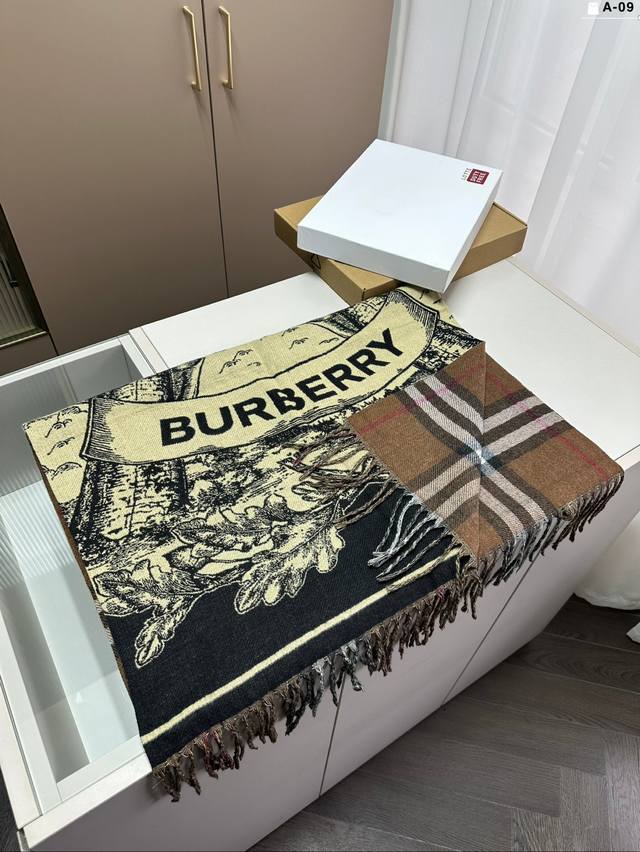 巴宝莉 Burberry 围巾 低调的奢侈感 巨好搭配 各种hold住 ，越看越爱，越看越时髦，越看越喜欢！ A-09配全套包装