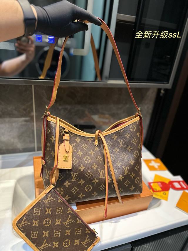 礼盒包装 Lv Carryall无论是外观还是实用性都下了功夫的carryall腋下包，自重轻容量大；肩带自由调节长度，腋下包到单肩及腰上身效果都很好看，还配送