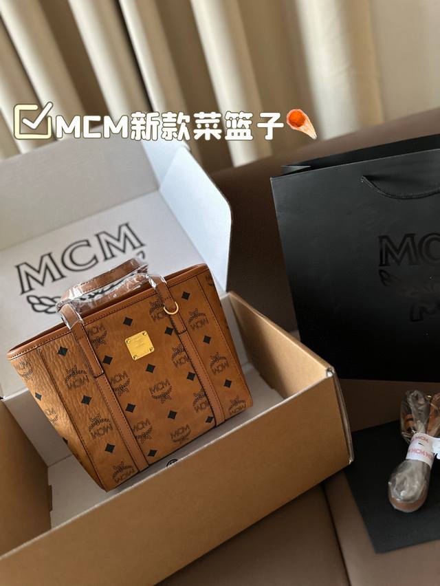 Mcm新款菜篮子手提斜挎包 改良了原版菜篮子的小细节～ 更现代线条感，简约大气！ 轻便耐用，日常通勤超好搭配 尺寸20*19