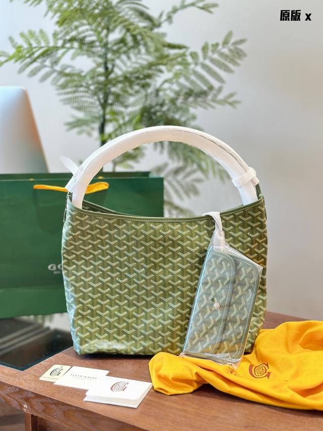 原版复刻 Goyard Hobo Bag新登场 Goyard Boheme Hobo Bag有着像artoistote 拉链封口的特色，不只是实用性加分，外观上