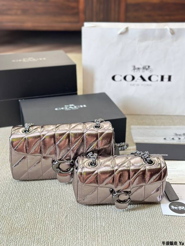 牛皮版本 Coach All Black链条 。Otabby 系列新款 Coach 链条 ”。包包天花板来啦~ 暗黑系高级感拉满的全黑金属扣、金属链条 ”名 甜