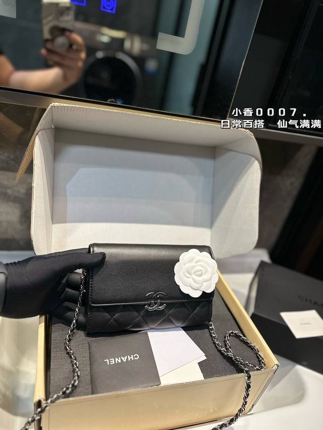 礼盒包装 Chanel新款提前看 新品woc 可以当手包哦内里有隔层 20*12