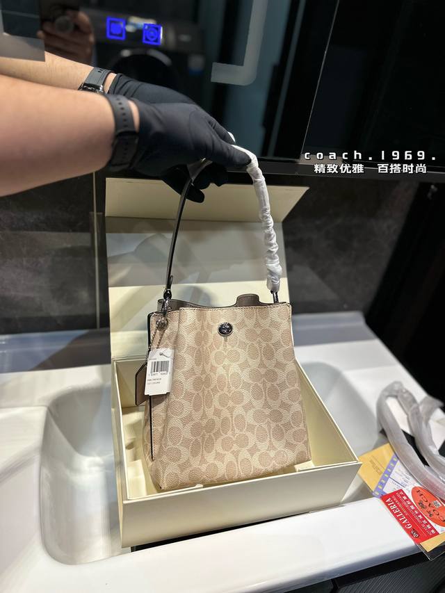 礼盒包装 Coach Town Buckel水桶包 Coach蔻驰专柜品质 新款查理水桶包bucket手提单肩斜挎包 里外全超纤牛皮 耐用 时尚 百搭 颜值爆表