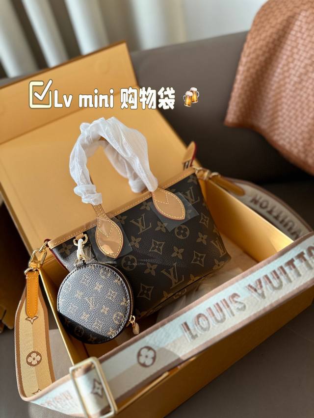 黄皮 配飞机盒折叠盒带变码芯片 Lv Mini 购物袋万年不过时 原版开模定制 专柜女包 手感超软 超舒服 全部五金都带logo 时尚百搭，网红街拍首选 尺寸