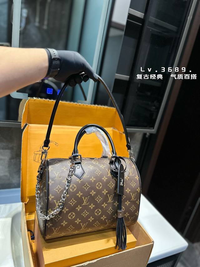 Lv Keepall 新品枕头包 简直长在我的心头。 男女同款！！！！ 男盆友的新包尺寸：30Cm