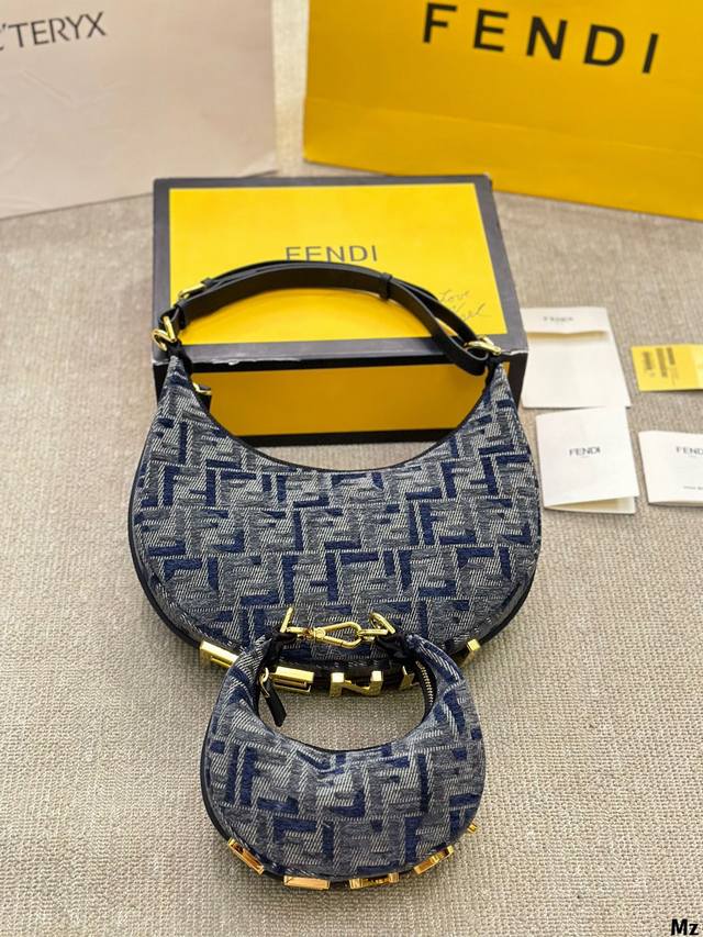 毛呢 Fendi 2024 Fendigraphy半月 包j Fendi 春夏季全新fendigraphy手袋的来 咯圖期待已久~秀上就相中了这款回回画 猛的一