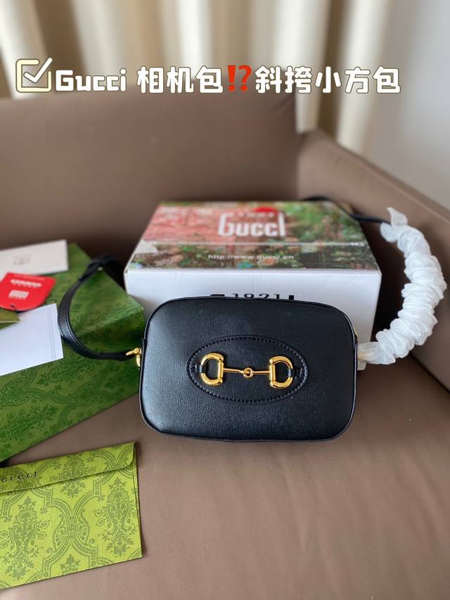 再次沦陷！慵懒感十足gucci 相机包 一眼惊艳的复古慵懒感相机包 筒幻干浄的清爽方正包型 复古风 学院风 中性风 百搭不挑人 尺寸20*13