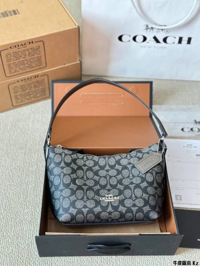 牛皮版本 Coach 11月新品 Zip Top 腋下斜挎女包 这个尺寸的包包，感觉大小也是很合适 有自带拉链设计，可手提腋下，十分方便 包包自带闪光效果，亮亮