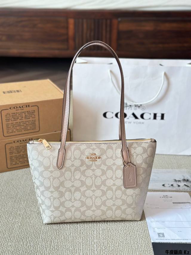 牛皮版本 Coach 11月新品 Fiona Zip Tote 23 Coach 11月份新品 Fiona 托特23来了 这个尺寸的包包，感觉大小也是很合适 有