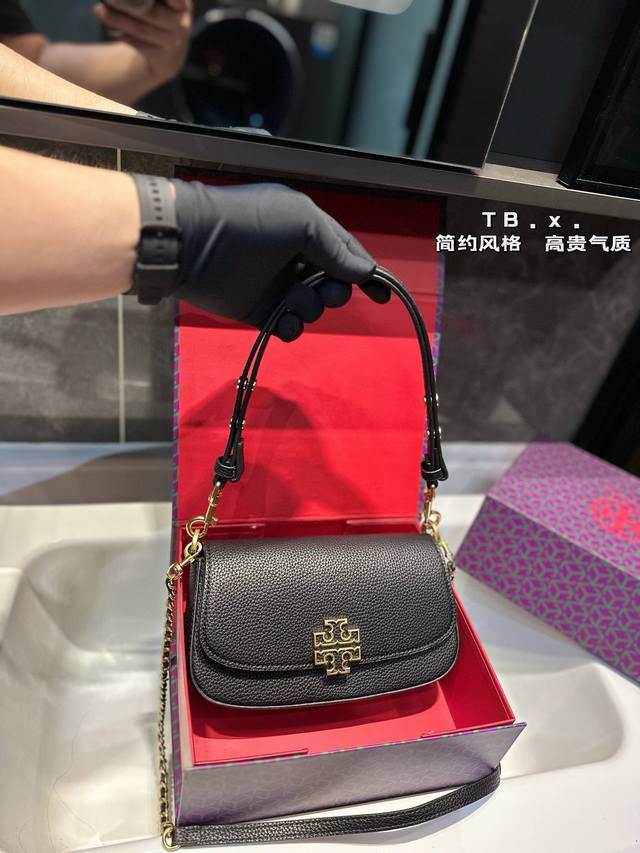 礼盒包装 牛皮 Tory Burch 托里伯奇 大小适中.原单开模定制 五金内衬镂空logo 内带产地标进口面料手感质感超级好更耐磨！亮泽五金不褪色 单肩斜挎包