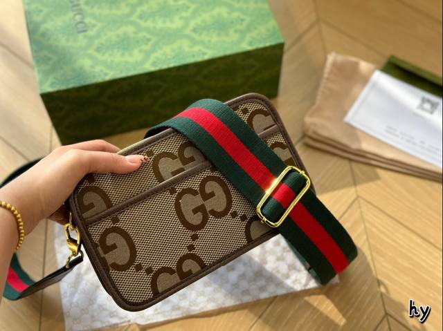 全套包装 尺寸22.14 酷奇大logo相机包 Gucci 更高级时髦 日常出门首选 时尚弄潮儿必备款哦