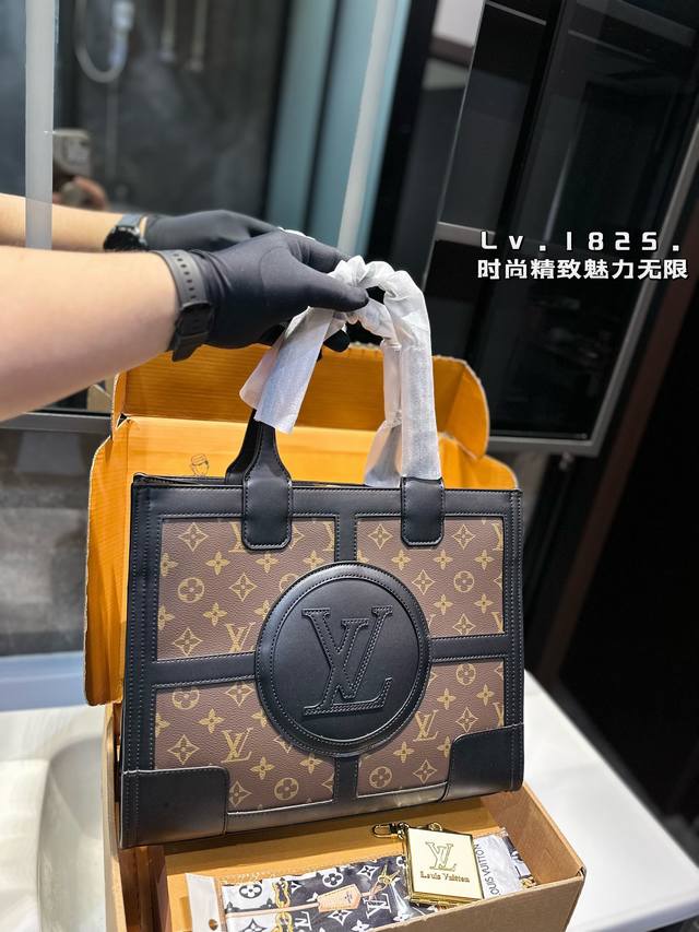 Lv 中古老花托特包 给人第一眼就很高级 说不出来的魅力 出街日常搭配首选 尺寸：33.27Cm