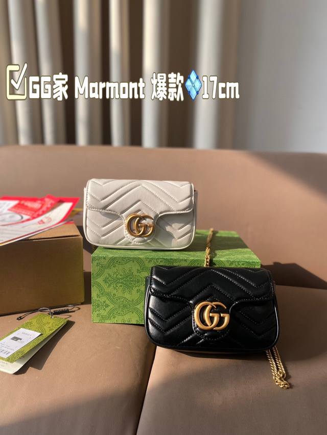 飞机盒+折叠盒 Gg家 Marmont 爆款古草五金！！原版皮内里、羊皮品质！颇具结构感的包包。配以手工刺绣间面线细节，古铜双g扣，显得非常有质感. 手提.斜挎