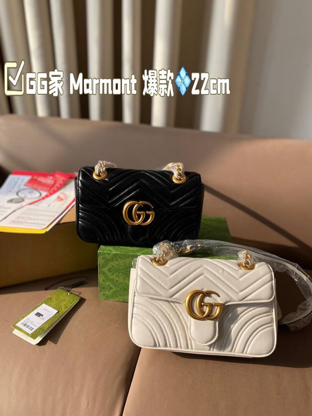 飞机盒+折叠盒 Gg家 Marmont 爆款古草五金！！原版皮内里、羊皮品质！颇具结构感的包包。配以手工刺绣间面线细节，古铜双g扣，显得非常有质感. 手提.斜挎