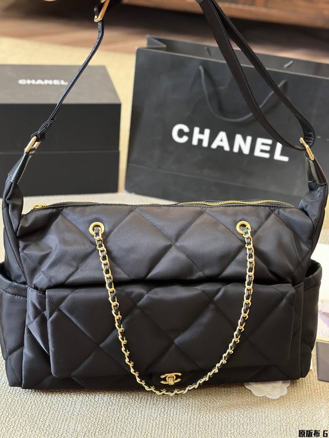 原版布 Chanel 帆布保龄球包 慵懒随性又好背 上身满满的惊喜 高级慵懒又随性 彻底心动的一只 Size：40 30Cm