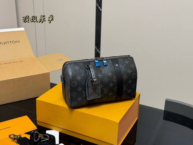 配折叠盒飞机盒 尺寸：27*17Cm Lv Keepall 新品枕头包 黑灰老花撞色 简直长在我的心头。 男女同款！！！！ 男盆友的新包