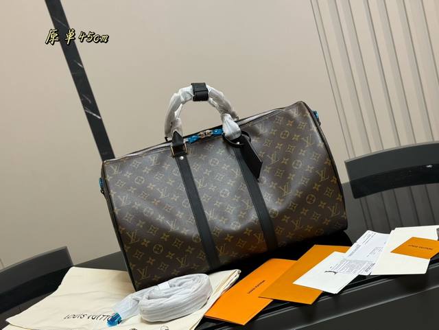 无盒 尺寸：45Cm Lv 老花大号旅行包 出！ Keepall 45 旅行袋 有着高颜值的复古文艺气息～ 是不是需要“它”